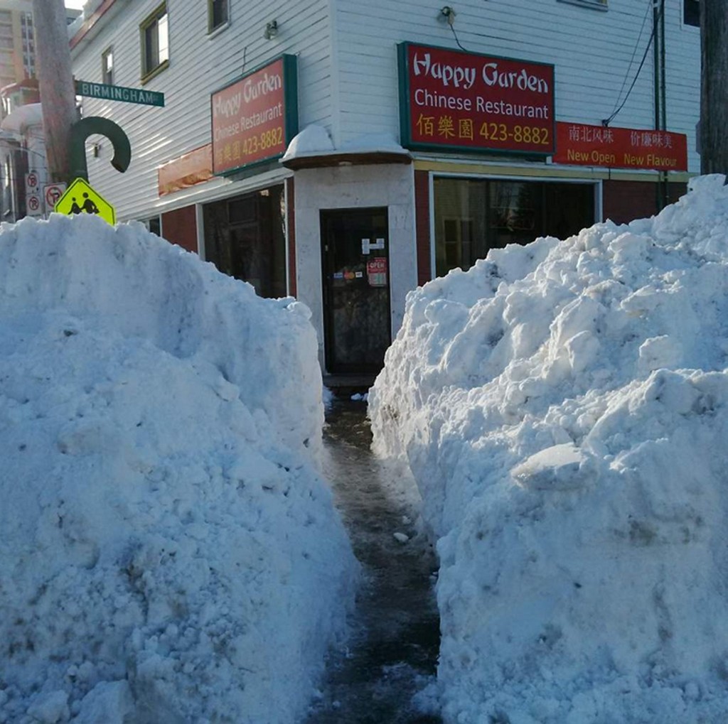 Sidewalks in Halifax are getting quite narrow after the most recent snowstorm. (Source: Twitter/@HadynWatters)
